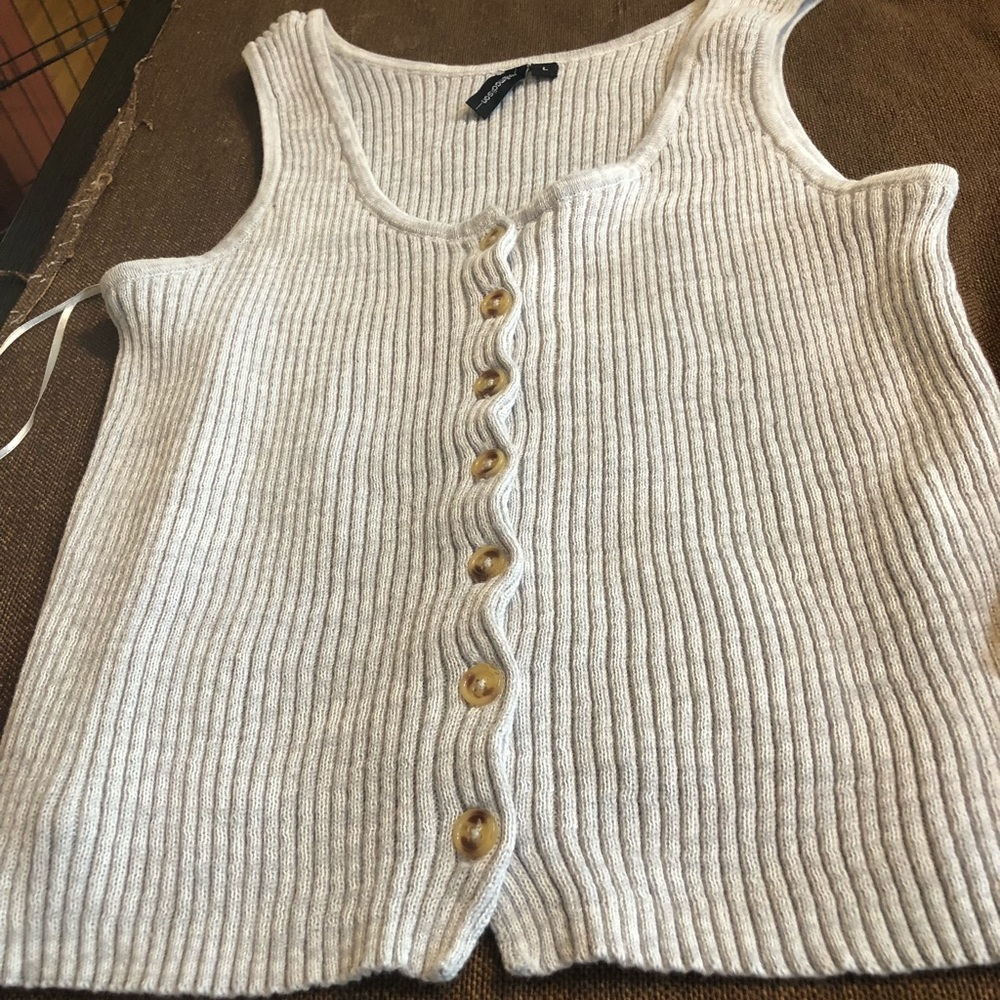 Ribbed tank